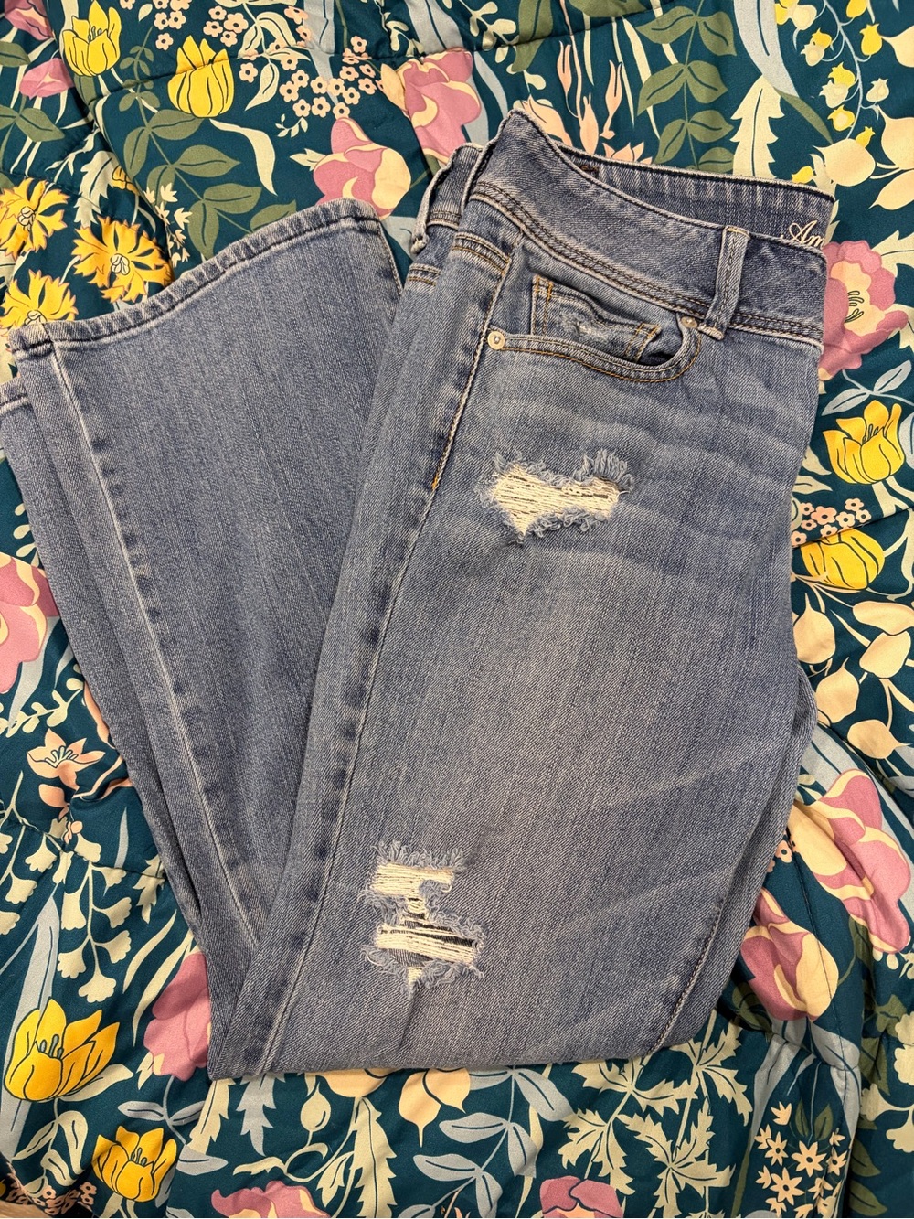 American Eagle Outfitters Light Blue Distressed Straight-Leg Jeans